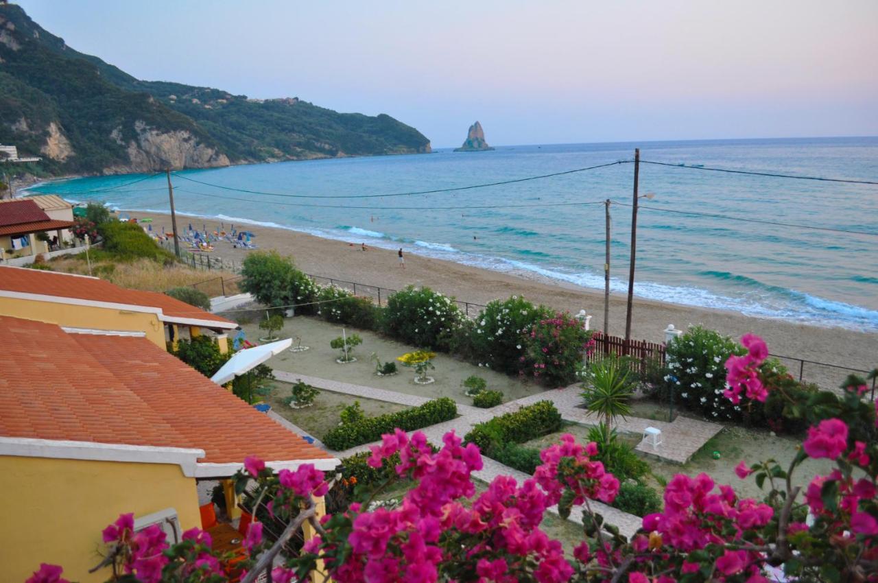 Beachfront Vacation Home Eftichia Agios Gordios  Esterno foto
