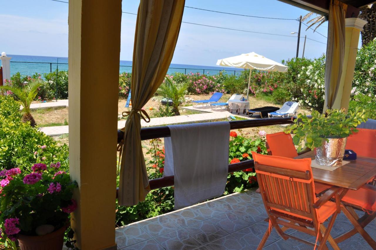 Beachfront Vacation Home Eftichia Agios Gordios  Esterno foto