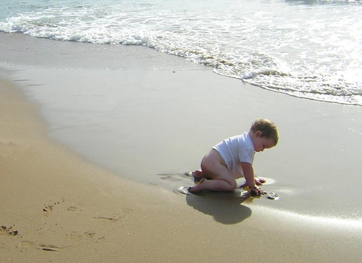 Beachfront Vacation Home Eftichia Agios Gordios  Esterno foto