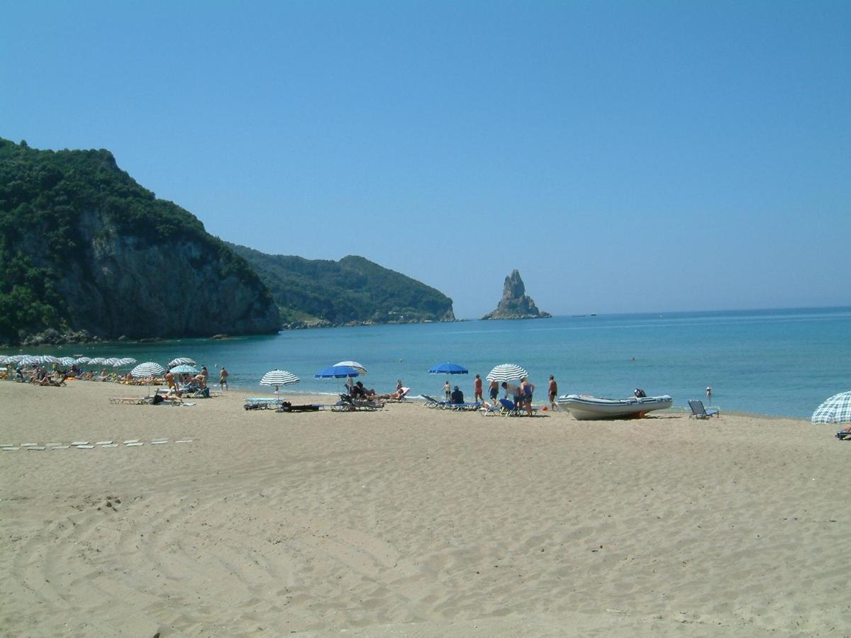 Beachfront Vacation Home Eftichia Agios Gordios  Esterno foto