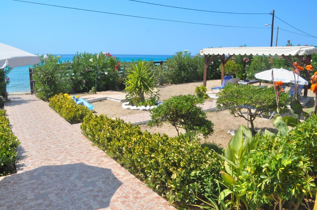 Beachfront Vacation Home Eftichia Agios Gordios  Esterno foto